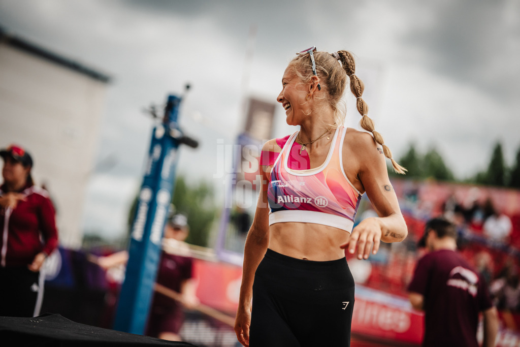 Beachvolleyball | Frauen | Allianz German Beach Tour 2025 | Tourstop Berlin | 22.08.2025 | Paula Schürholz freut sich