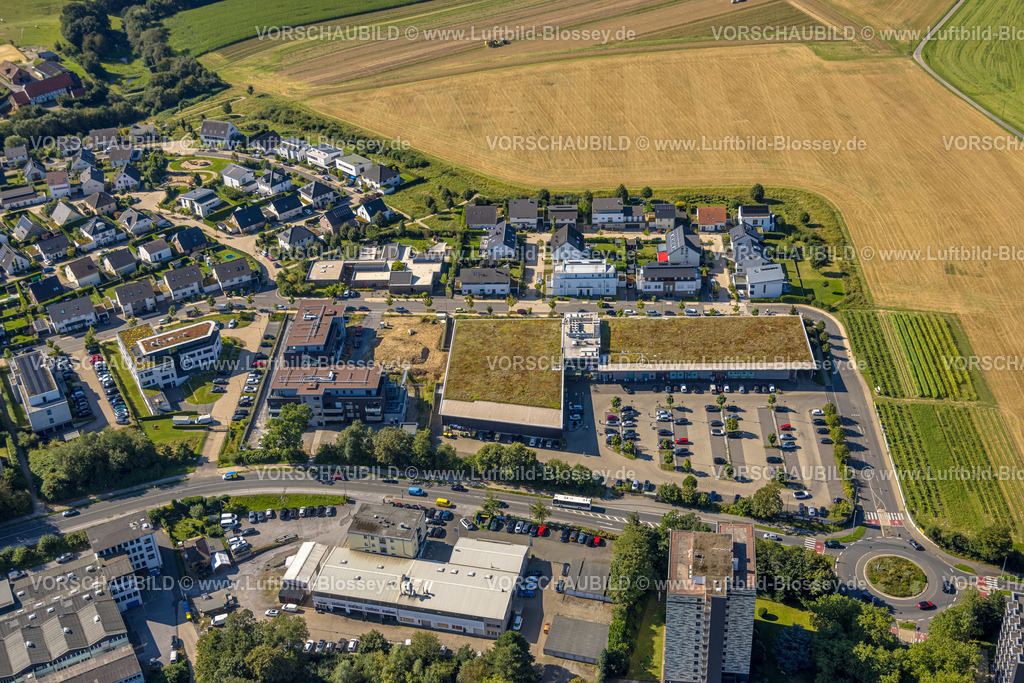 Heiligenhaus240813192 | Luftbild, Einkaufszentrum mit Supermarkt Rewe und Aldi, Höseler Straße mit Kreisverkehr, Gründach, Heiligenhaus, Ruhrgebiet, Nordrhein-Westfalen, Deutschland