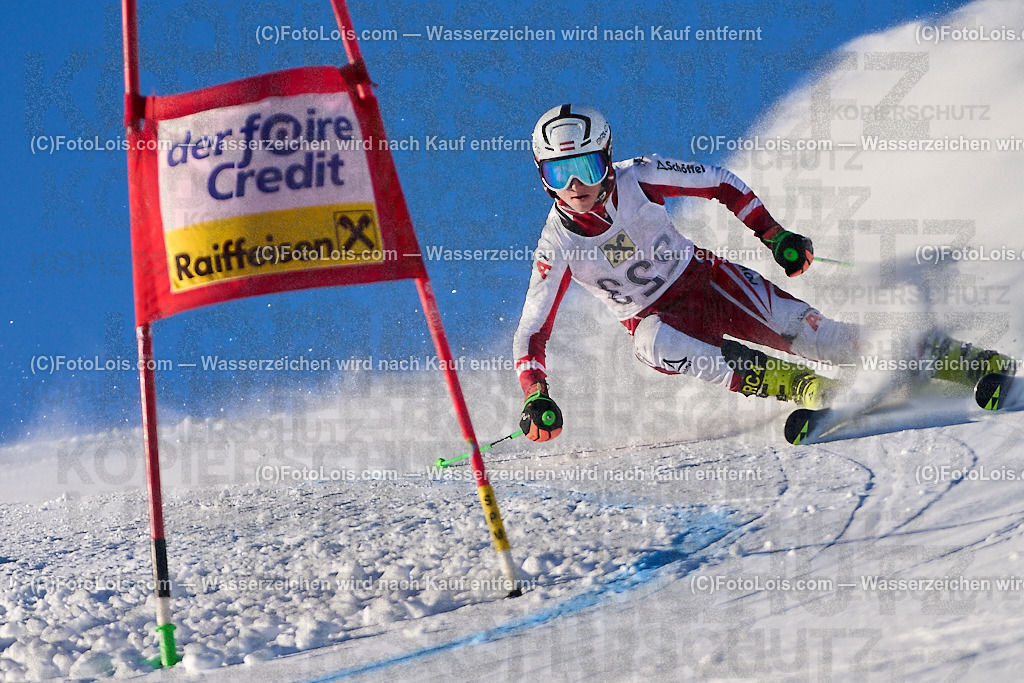 ALP3266_MASTERS-Cup_GS-C Damen_Vorlaeufer | (C)FotoLois.com, Alois Spandl. FIS Masters-Cup Wildschönau, Giant Slalom auf der Piste Schatzberg GS, Siegerehrung auf dem Dorfplatz Niederau, Sa 13. Januar 2024.