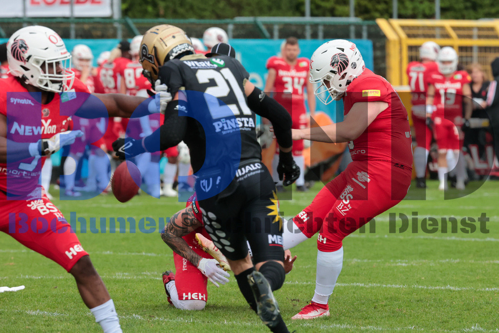 GFL: Paderborn Dolphins vs. New Yorker Lions{date} -  | {headline}(Foto: Sebastian Sendlak / BOND) - Realisiert mit Pictrs.com