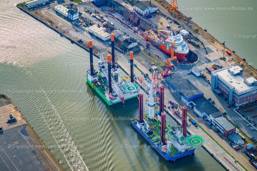 Bremerhaven_Berseehafen_ELS_4769040223 | BREMERHAVEN 04.02.2023 Schiffsrumpf im Kaiserdock 1 - Trockendock auf dem Werftgelände im Ortsteil Stadtbremisches Überseehafengebiet in Bremerhaven im Bundesland Bremen, Deutschland. Weiterführende Informationen bei: Lloyd Werft Bremerhaven GmbH. // Ship hull in the Kaiserdock 1 - dry dock on the shipyard site in the district Stadtbremisches Ueberseehafengebiet in Bremerhaven in the state Bremen, Germany. Further information at: Lloyd Werft Bremerhaven GmbH. Foto: Martin Elsen