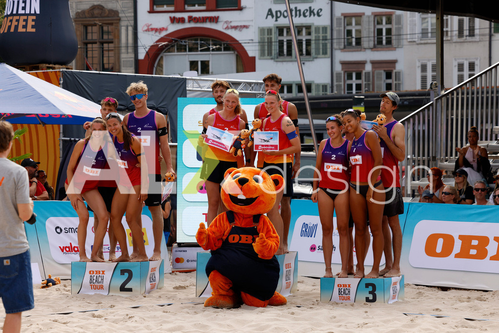 Obi BeachTour 2026 - Basel | BASEL, SWITZERLAND - JULY 19: MURIEL BOSSART (SUI) and LINDA ABBÜHL (SUI), ELENA CSONTOS (SUI) and FANNY DEECKE (SUI), ZOÉ FLÜCKIGER (SUI) and NADINE DEMIERRE (SUI), LEO DILLIER (SUI) and LUC EMANUEL FLÜCKIGER (SUI), FLORIAN BREER (SUI) and MATHIS KÄLIN (SUI), SIMON HAGENBUCH (SUI) and YVES HAUSSENER (SUI) during the Obi BeachTour 2026 celebration at Barfüsserplatz on July 19, 2026 in Basel, Switzerland. - Realisiert mit Pictrs.com