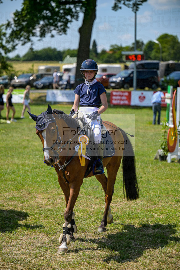 Reitturnier Voxtrup | Entdecke hochwertige Reitturnierfotos von Foto Oger. Professionell, emotional und authentisch – jetzt Lieblingsmomente im Shop bestellen.Deutschlandweite Turnierfotografie. - Realisiert mit Pictrs.com