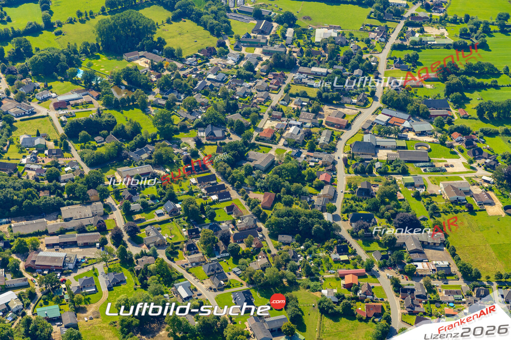 Luftbild der Stadt Dellstedt - Die Luftaufnahme wurde 2025 vom UL-Flugzeug heraus erstellt ( keine Drohne ) - Hochauflösende Luftaufnahme - für professionelle Ausdrucke geeignet. Die Geschenkidee !Hier alle&nbsp;Infos zur Lizenzierung der LuftaufnahmeWir fliegen auch dieses Jahr wieder in Ihre Region um Luftbilder zu erstellen.- Luftbild anfragen