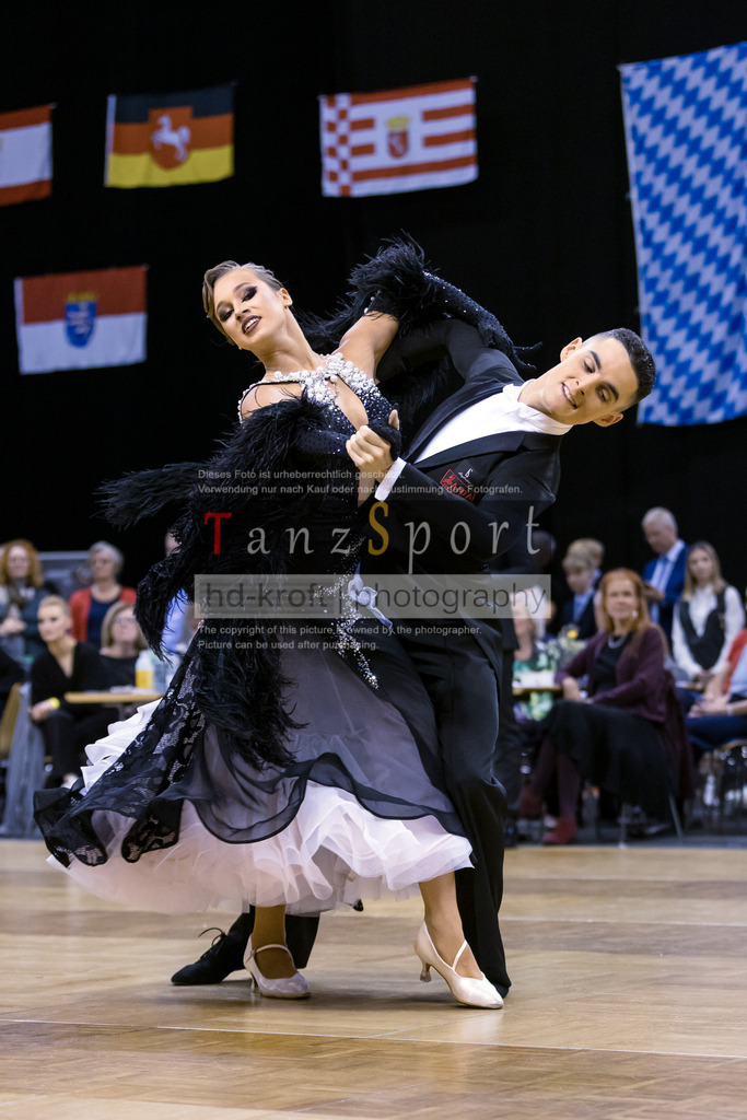20241102_DM_HGR_Std_09701 | Tanzsportbilder, Standardtanz, Lateintanz, WDSF, DTV, LTVB, dancecomp, goc, hessen tanzt, blaues band der spree, walzer, tango, wiener walzer, slowfox, quickstepp, samba, rumba, cha-cha-cha, paso doble. jive, hd-kroft photography, turniertanzsport