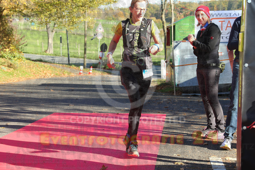 221113_1239_EX1_9120 | Sportfotografie im Rhein-Sieg Kreis, Köln, Bonn, NRW, Rheinland Pfalz, Hessen, etc. Unser Tätigkeitsfeld umfasst den Laufsport vom Volkslauf über den Marathon, Duathlon, Triathon bis zum Ultralauf wie Kölnpfad Ultra oder Schindertrail.