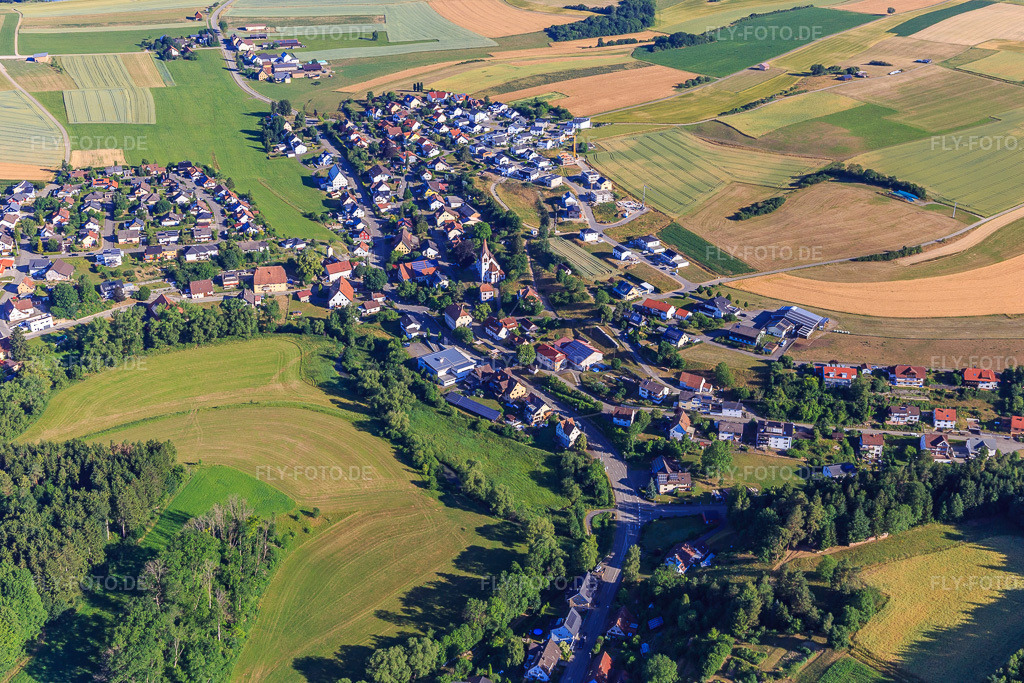 Luftbild: Dorfansicht von Süden im Ortsteil Lackendorf in Dunningen im Bundesland Baden-Württemberg in Deutschland. Foto: IMG_149286.jpg vom 29.06.2025 durch Werner Riehm/FLY-FOTO.de