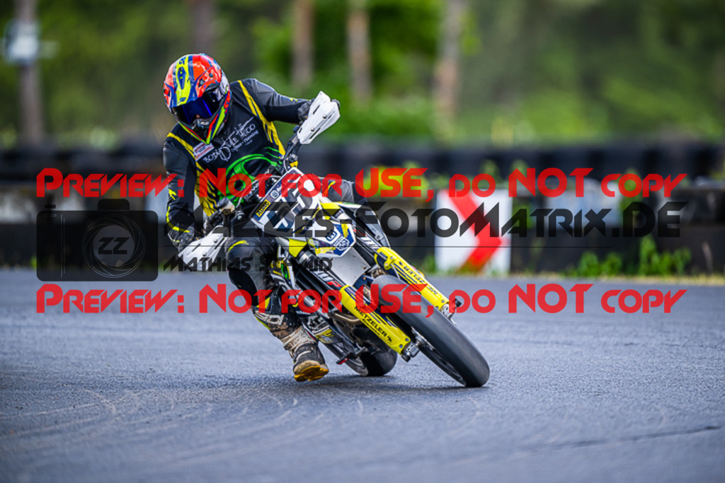 MaZZes_FotoMatrix_220528_1503 | Fotograf Mathias Schmid
Sportfotograf,
Eventfotograf,
Hochzeitsfotograf,
Portraitfotograf