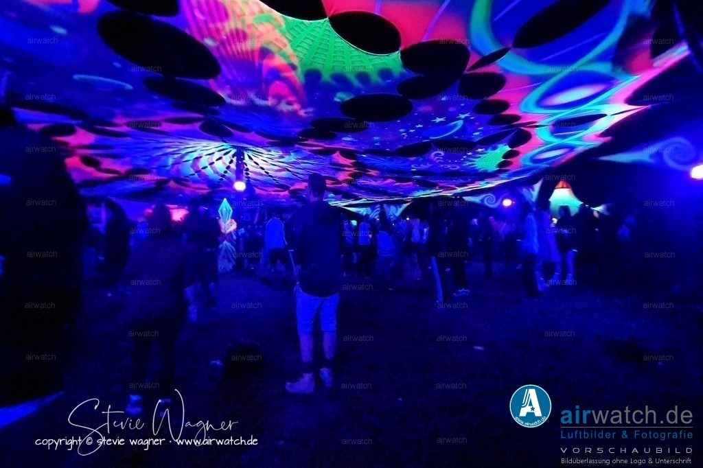 Bachblyten® Festival 2023 | Entdecken Sie atemberaubende Luftbilder und Fotografien auf airwatch.de - Tauchen Sie ein in eine Welt voller faszinierender Aufnahmen aus der Vogelperspektive.