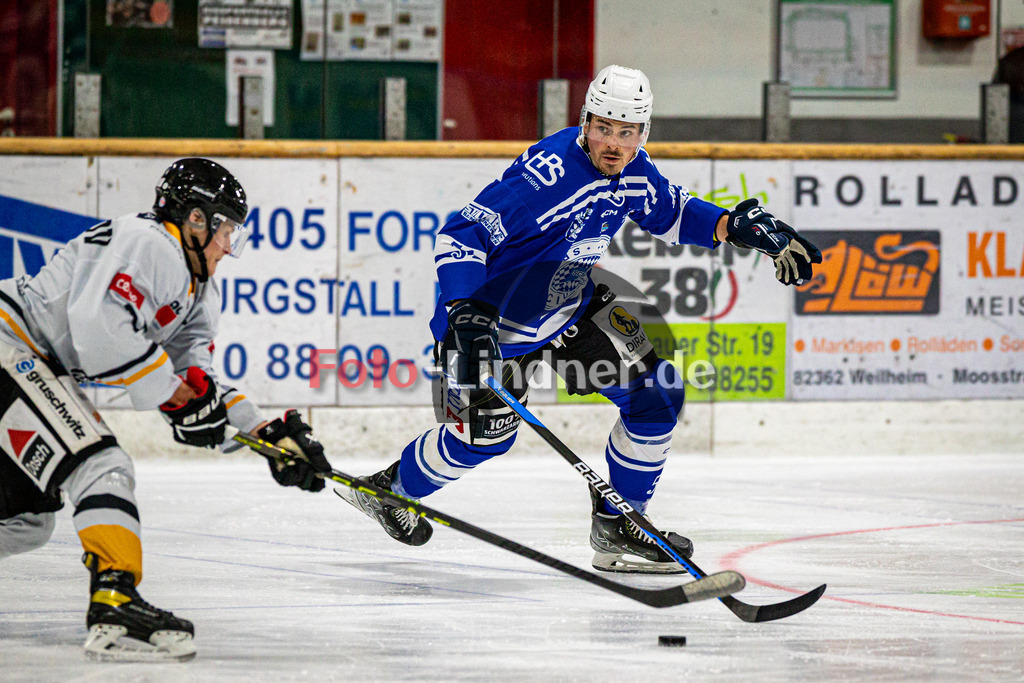 SC Forst NATURE BOYS gegen WANDERERS Germering | Eishockey Landesliaga Herren Gruppe A 2024/2025, SC Forst NATURE BOYS gegen WANDERERS Germering, 20241025,Maximilian BRAUER (Nature Boyz 51) in Aktion,2024-10-25 in Peißenberg (Eisstadion Peißenberg), Maximilian BRAUER (Nature Boyz 51)Copyright: WolfgangxLindner www.foto-lindner.de
