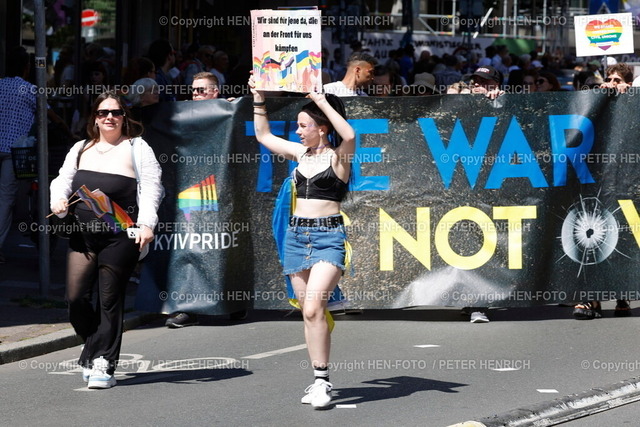 20240810-_11A6521-csd-frankfurt-HEN-FOTO | 10.08.2024 Christopher Street Day CSD Frankfurt 2024 Demonstration Kundgebung Motto der LGBT-Gemeinschaft "Wir sind extrem liebevoll" ab Untermainkai durch die Innenstadt. Vielbunt und Queeres. Ein Zeichen für Toleranz und Gleichberechtigung (Foto: Peter Henrich) - Realisiert mit Pictrs.com