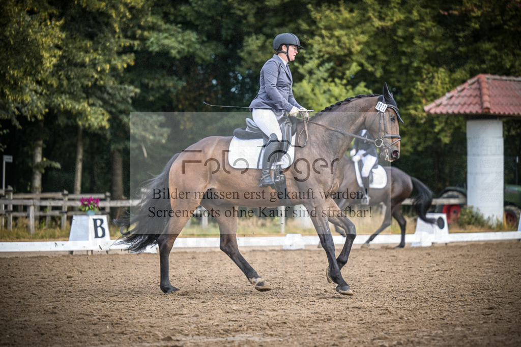 DOS_1309 | Entdecke hochwertige Reitturnierfotos von Foto Oger. Professionell, emotional und authentisch – jetzt Lieblingsmomente im Shop bestellen.Deutschlandweite Turnierfotografie. - Realisiert mit Pictrs.com