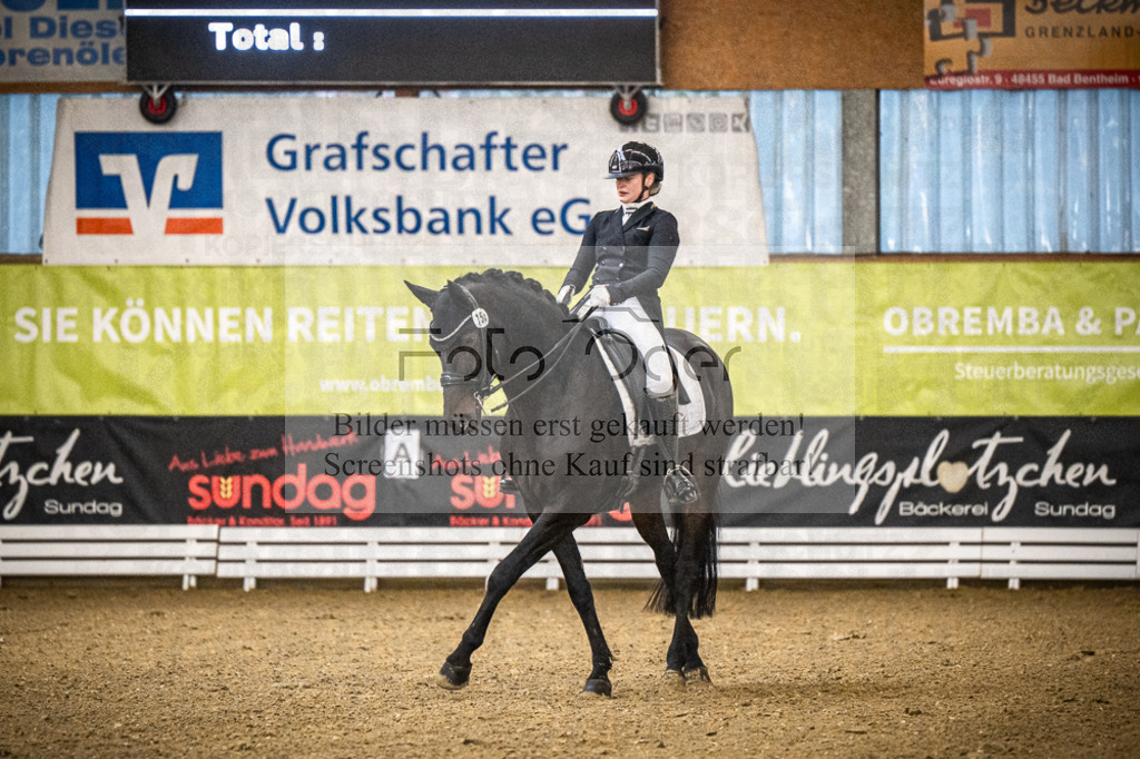 DOS_2448 | Entdecke hochwertige Reitturnierfotos von Foto Oger. Professionell, emotional und authentisch – jetzt Lieblingsmomente im Shop bestellen.Deutschlandweite Turnierfotografie. - Realisiert mit Pictrs.com