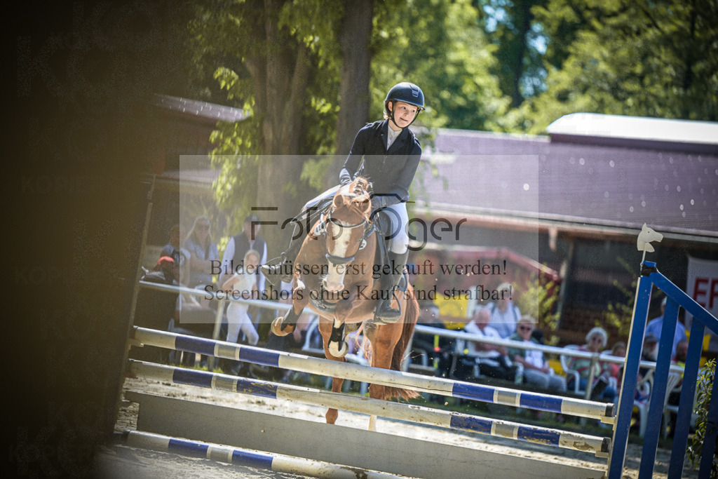 DOS_1448 | Entdecke hochwertige Reitturnierfotos von Foto Oger. Professionell, emotional und authentisch – jetzt Lieblingsmomente im Shop bestellen.Deutschlandweite Turnierfotografie. - Realisiert mit Pictrs.com