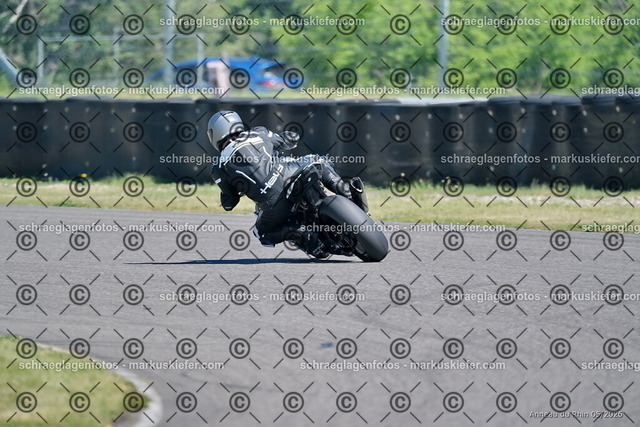 26BT01-0388 | markuskiefer.com - Realisiert mit Pictrs.com
