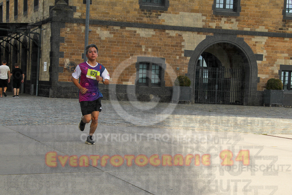 250920_1337_EV4_6298 | Sportfotografie im Rhein-Sieg Kreis, Köln, Bonn, NRW, Rheinland Pfalz, Hessen, etc. Unser Tätigkeitsfeld umfasst den Laufsport vom Volkslauf über den Marathon, Duathlon, Triathon bis zum Ultralauf wie Kölnpfad Ultra oder Schindertrail.
