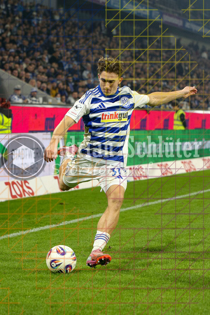 MSV Duisburg vs SV Waldhof Mannheim - 3. Liga | Duisburg, Deutschland, 07.11.25:   Patrick Sussek (MSV Duisburg) in Aktion am Ball, Einzelaktion waehrend des Spiels der 3. Liga MSV Duisburg vs SV Waldhof Mannheim in der schauinsland-reisen-arena(Foto von Brauer-Fotoagentur / Adrian Schlueter)