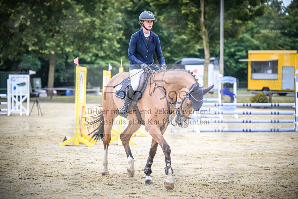 DOS_1439 | Entdecke hochwertige Reitturnierfotos von Foto Oger. Professionell, emotional und authentisch – jetzt Lieblingsmomente im Shop bestellen. - Realisiert mit Pictrs.com