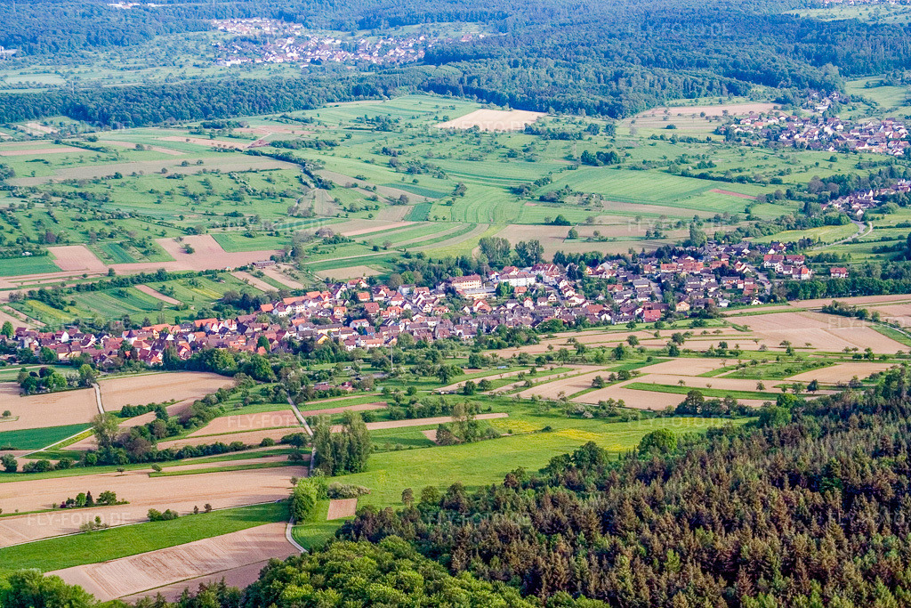 Luftbild: Ortsansicht von Norden im Ortsteil Weiler in Keltern im Bundesland Baden-Württemberg in Deutschland. Foto: IMG_2015.jpg vom 14.05.2006 durch Werner Riehm/FLY-FOTO.de