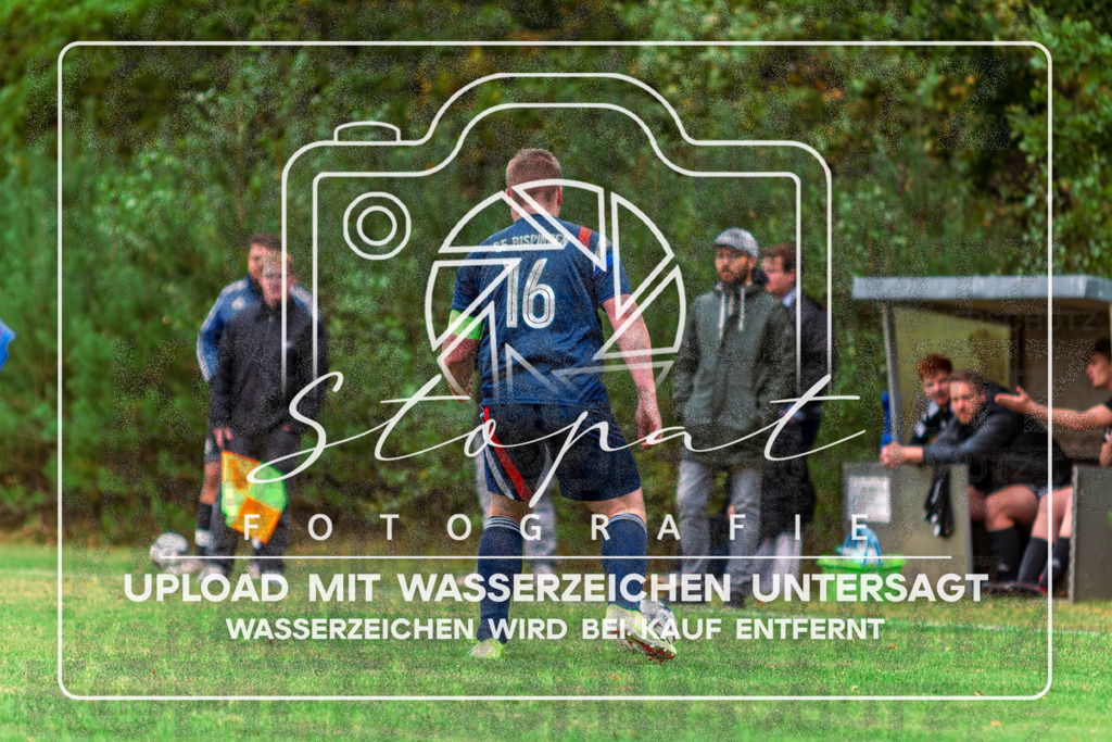 SFBFGFS-1003 | Jarne Dudka (Sportfreunde Bispingen 2 #16) beim Herren 3. Kreisklasse HK Spiel zwischen SF Bispingen 2 und FG Fulde-Stellichte 2 im Sportplatz Huetzel, Bispingen (Simon Paul Stopat) - Realisiert mit Pictrs.com