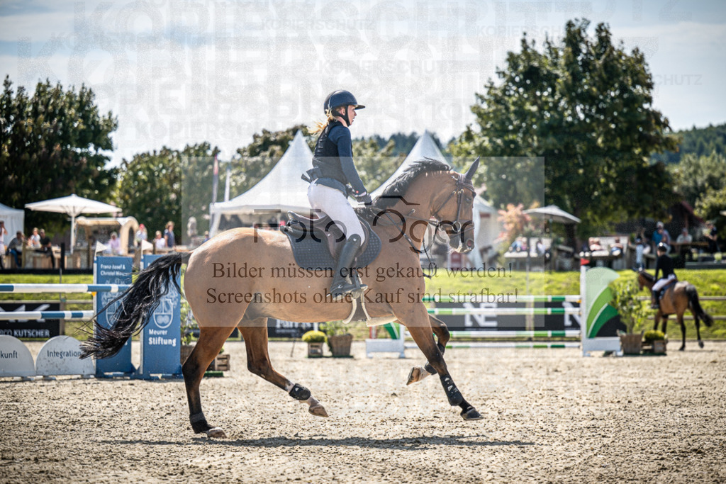 DOS_5854 | Entdecke hochwertige Reitturnierfotos von Foto Oger. Professionell, emotional und authentisch – jetzt Lieblingsmomente im Shop bestellen.Deutschlandweite Turnierfotografie. - Realisiert mit Pictrs.com