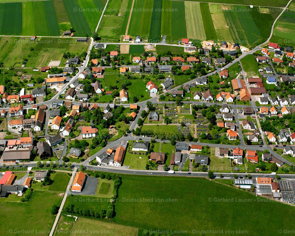 2615716 | LANDENHAUSEN 09.06.2006 Wohngebiet einer Einfamilienhaus- Siedlung  in Landenhausen im Bundesland Hessen, Deutschland // Single-family residential area of settlement  in Landenhausen in the state Hesse, Germany Foto: Gerhard Launer