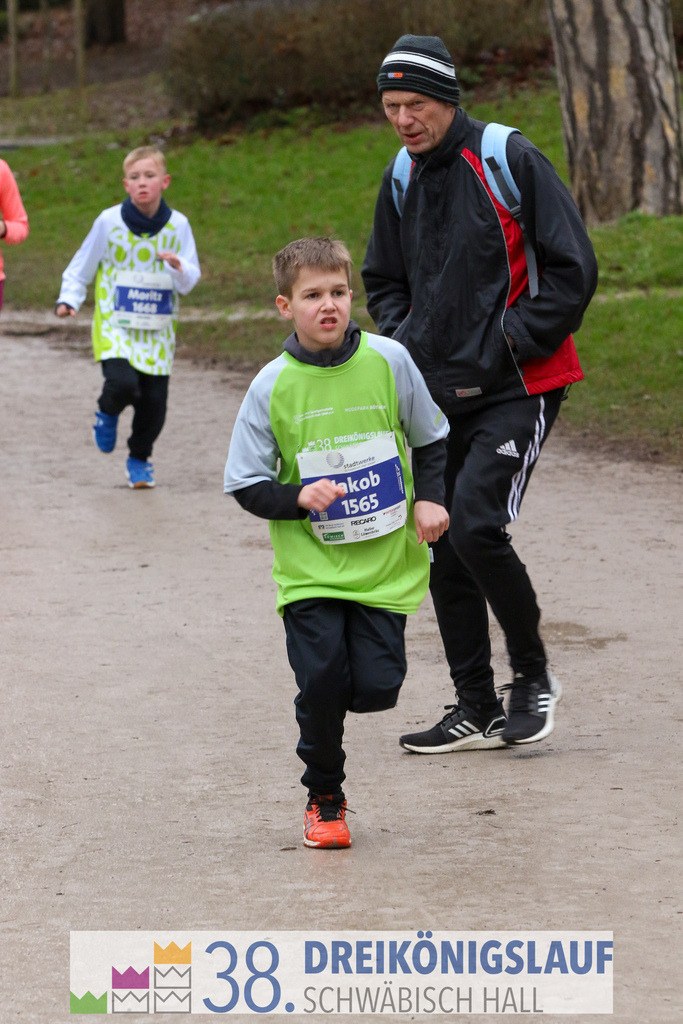 1700m Stadtwerke Jugendlauf | 3 Koenigslauf 2024 1700m Stadtwerke Jugendlauf - Realisiert mit Pictrs.com