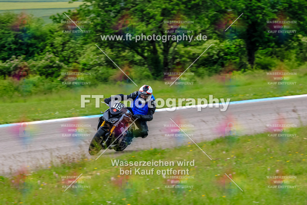 MotoTeam-3174 | Hier findet Ihr Bilder von Touristenfahrten auf der Nürburgring Nordschleife oder von anderen Veranstaltungen die ich besucht habe. Viel Spass beim Durch Schauen 