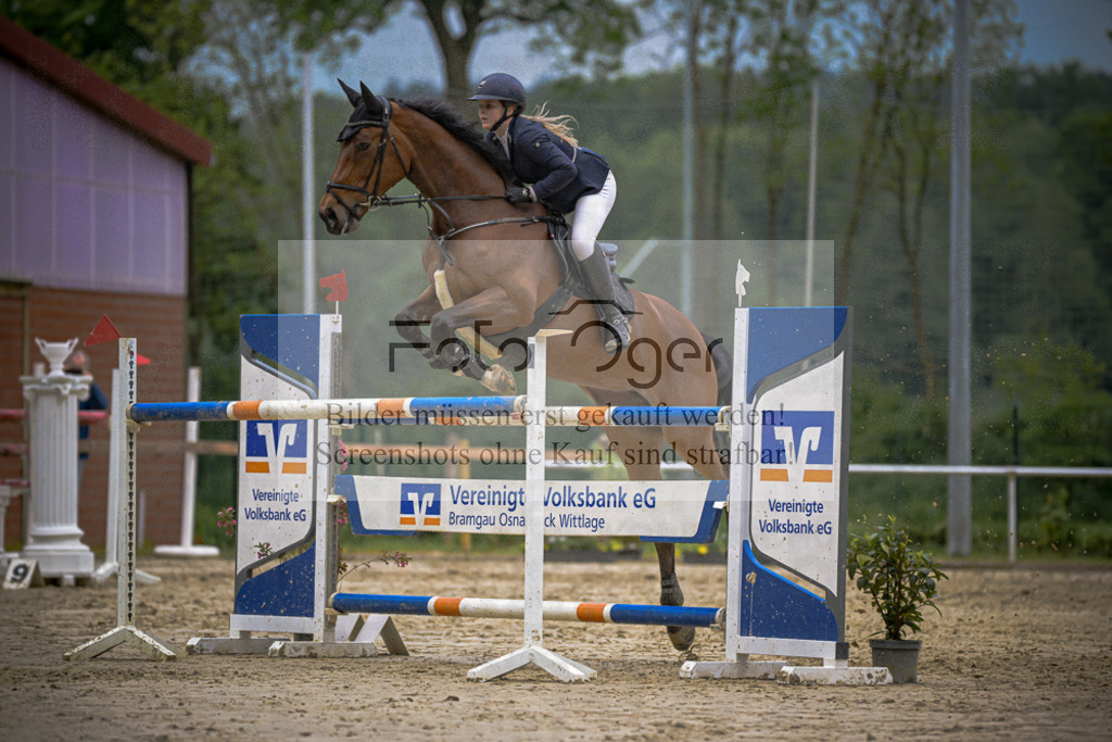20240505-DOS_3677 | Entdecke hochwertige Reitturnierfotos von Foto Oger. Professionell, emotional und authentisch – jetzt Lieblingsmomente im Shop bestellen.Deutschlandweite Turnierfotografie. - Realisiert mit Pictrs.com