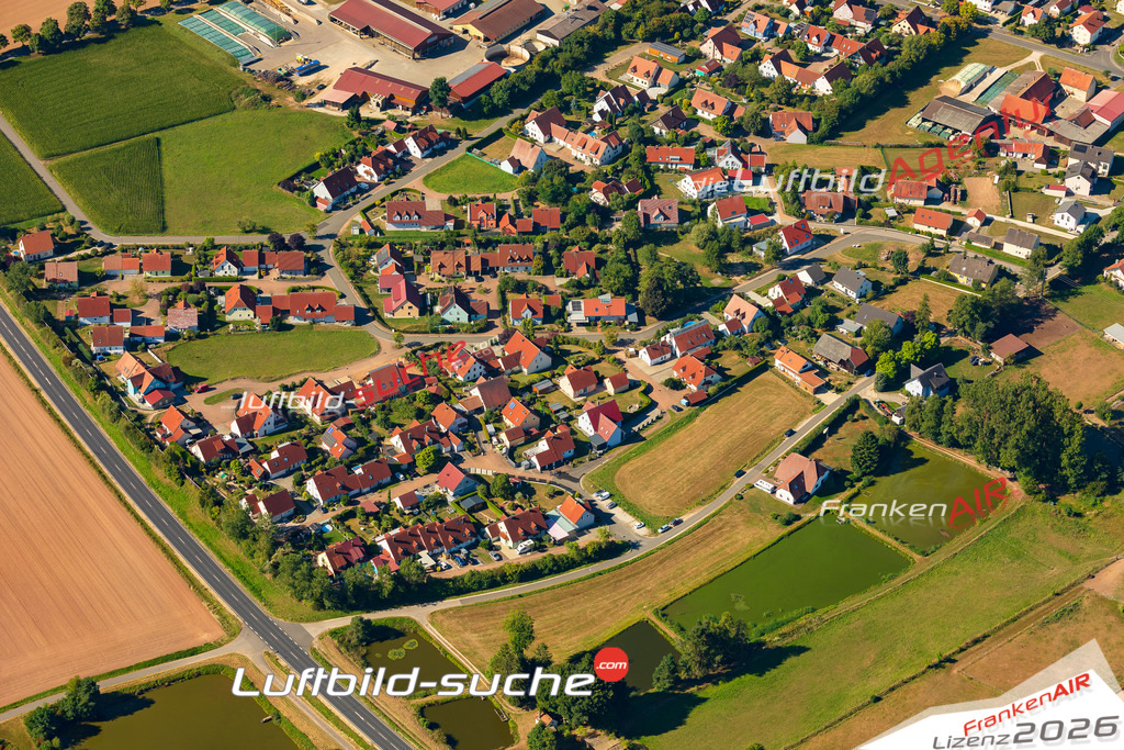 Luftaufnahme der Stadt Hahnbach - Die Luftaufnahme wurde 2025 vom UL-Flugzeug heraus erstellt ( keine Drohne ) - Hochauflösende Luftaufnahme - für professionelle Ausdrucke geeignet. Die Geschenkidee !Mit Lizenz und Bildrechte bestellbar