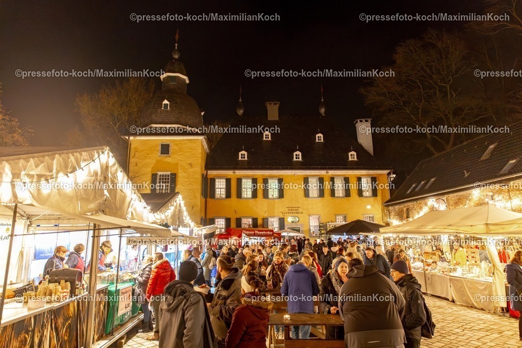 Wup12122501061 | 12.12.2026, Wuppertal, Weihnachtsmarkt Haus Schloss Lüntenbeck. 