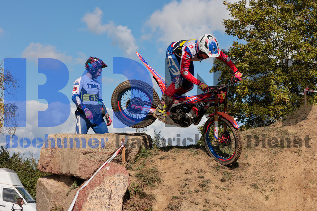 SES_DMTRIA20240929-8 | bond - Realisiert mit Pictrs.com