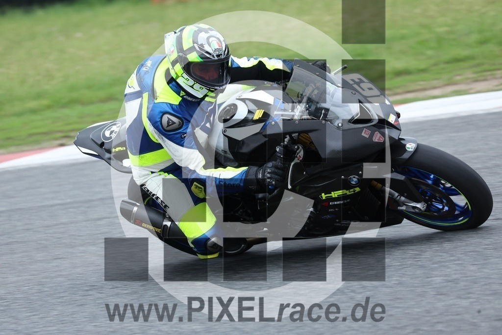 0163-20240604_33519 | Schöne Erinnerungen an spannende Momente - das festzuhalten ist unser Job. PIXELrace.de ist seit 2003 auf den Rennstrecken Europas unterwegs um die Action draußen beim Fahren und die wunderbare Stimmung imm Fahrerlager für euch einzufangen.