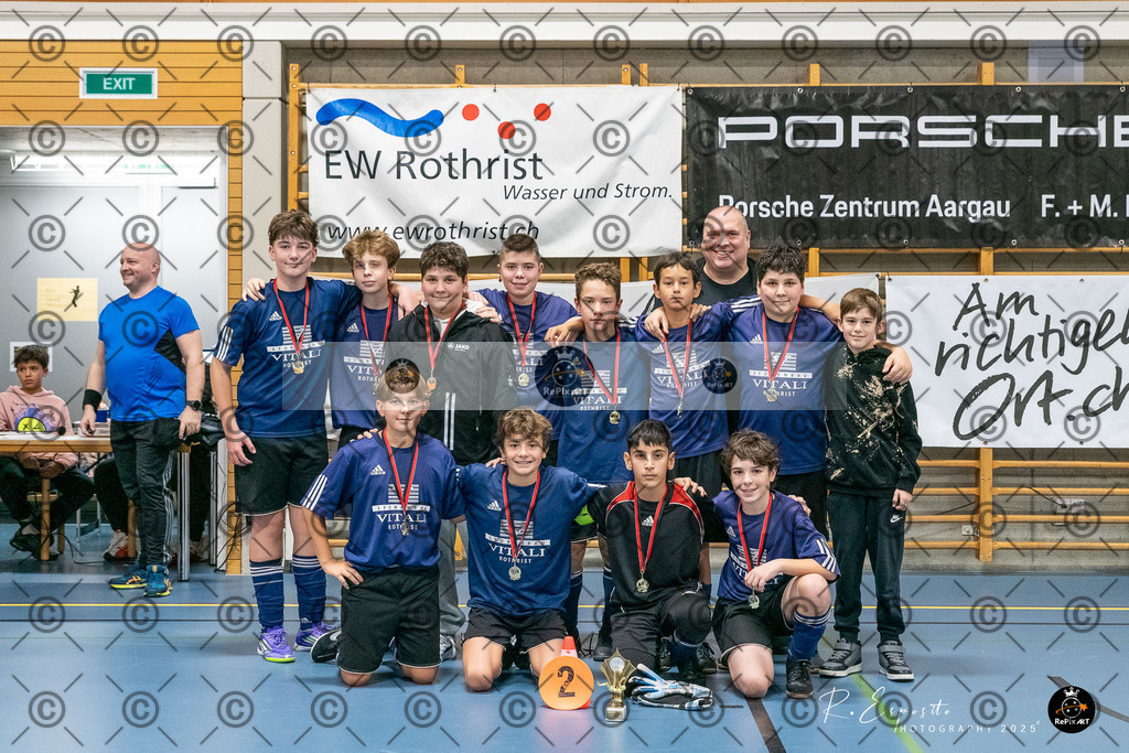 20251129_FCR-Hallenturnier-D_RAW-4_026-5 | Sport und Naturfotografie von Roberto Esposito zeigt echte Momente Bewegung und die Schönheit der Natur. Ausdrucksstarke Bilder schaffen Emotionen.