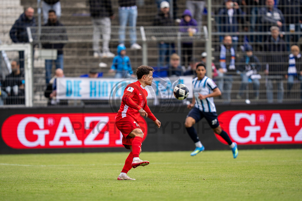 Stuttgarter Kickers vs. SG Sonnenhof Großaspach, Fussball, Regionalliga Suedwest, 34. Spieltag, 16.05.2026 | Niklas Pollex (SG Sonnenhof Großaspach, #18),Stuttgarter Kickers vs. SG Sonnenhof Großaspach, Fussball, Regionalliga Suedwest, 34. Spieltag, 16.05.2026