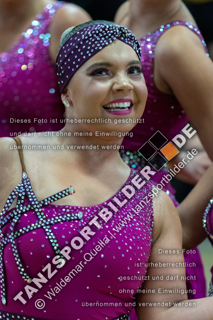 20230423-02275 | Hier finden Sie Tanz Bilder vom Latein und Standard Formationen tanzen. Sportbilder vom Tanzsport. Schöne Fotos und von Weltmeisterschaft, Europameisterschaft, Bundesliga, Regionalliga, Oberliga und Landesliga sowie von GOC Stuttgart, DanceComp, WM Bremen