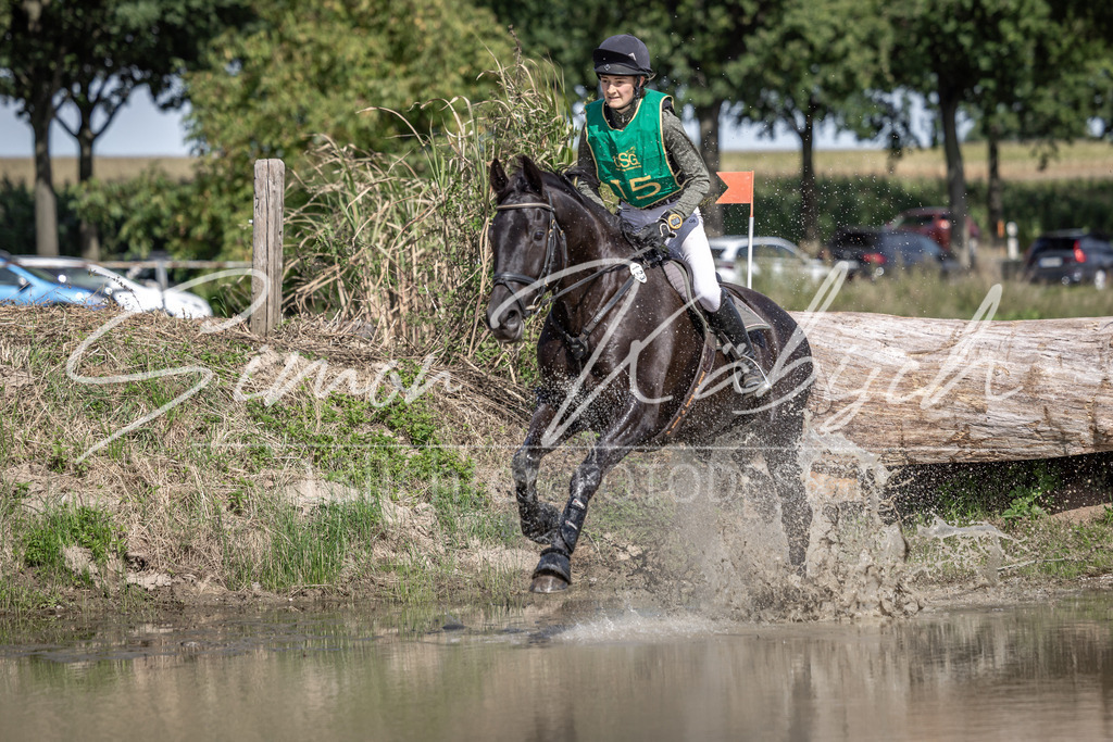 20250907-_3LI1625 | Tierfotografie Pferde, Hunde, Katzen, Haustiere.
Turnierfotografie Reitturniere, Reiten, Springreiten, Dressur in Hanau, dem Main-Kinzig-Kreis und dem Rhein-Main- Gebiet um Frankfurt