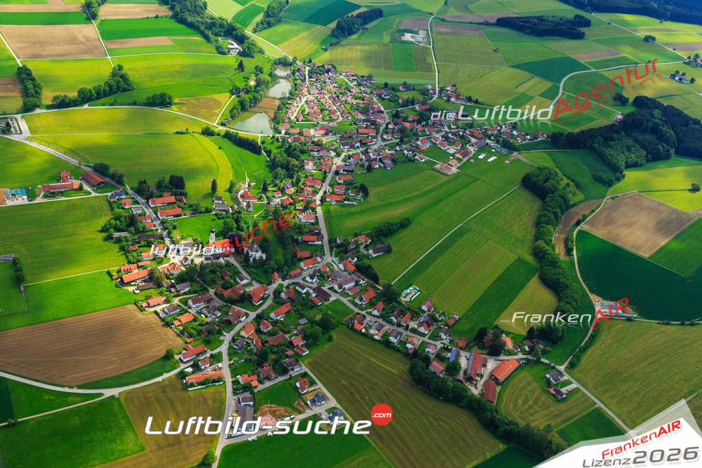 Die Luftaufnahme Bedernau - Breitenbrunn wurde vom UL-Flugzeug (keine Drohne) aus fotografiert.Hohe Druck- Auflösung-die Geschenkidee!