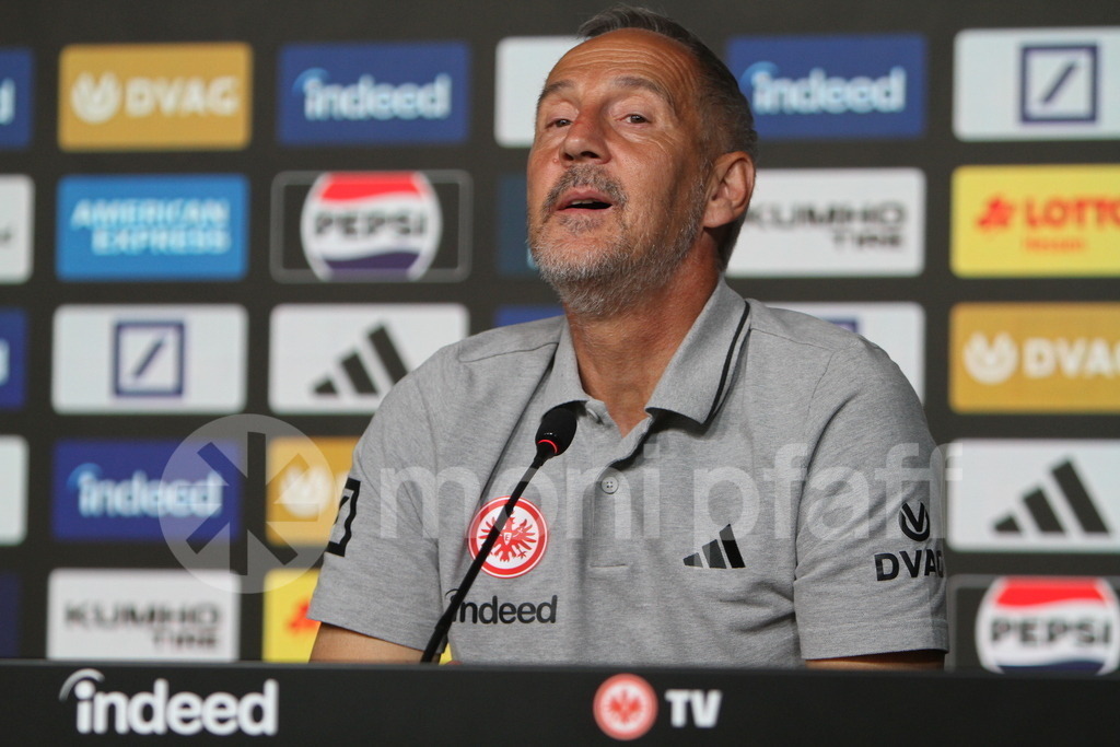 Eintracht Frankfurt Trainer Adi Hütter | Online-Shop | monipfaff.de - Realisiert mit Pictrs.com