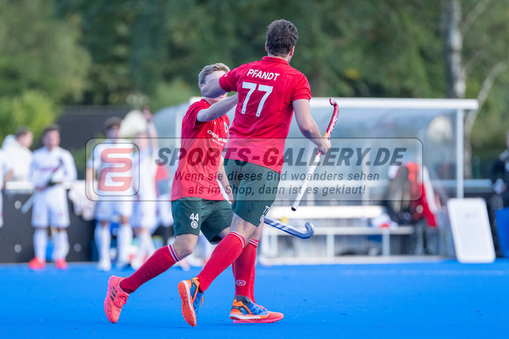 HK_20221008_100569 | 1. Bundesliga Herren Crefelder HTC - Rot-Weiss Köln am 8.10.2022 Crefelder HTC, Krefeld , Masi Pfandt ( Crefelder HTC #77 ) , Hedemann Mats ( Crefelder HTC #44 )