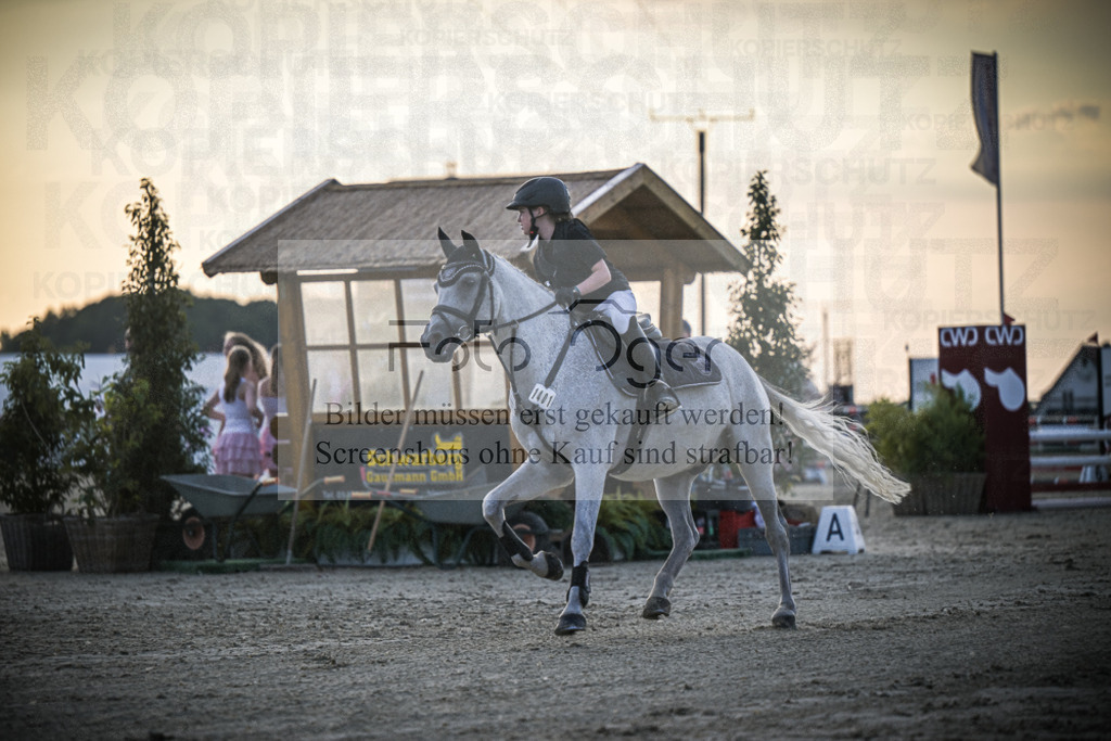 DOS_0963 | Entdecke hochwertige Reitturnierfotos von Foto Oger. Professionell, emotional und authentisch – jetzt Lieblingsmomente im Shop bestellen.Deutschlandweite Turnierfotografie. - Realisiert mit Pictrs.com