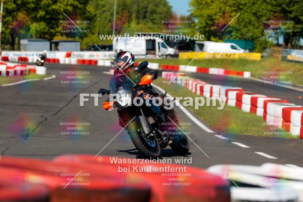 Moto-TeamOBK-21649 | Hier findet Ihr Bilder von Touristenfahrten auf der Nürburgring Nordschleife oder von anderen Veranstaltungen die ich besucht habe. Viel Spass beim Durch Schauen 