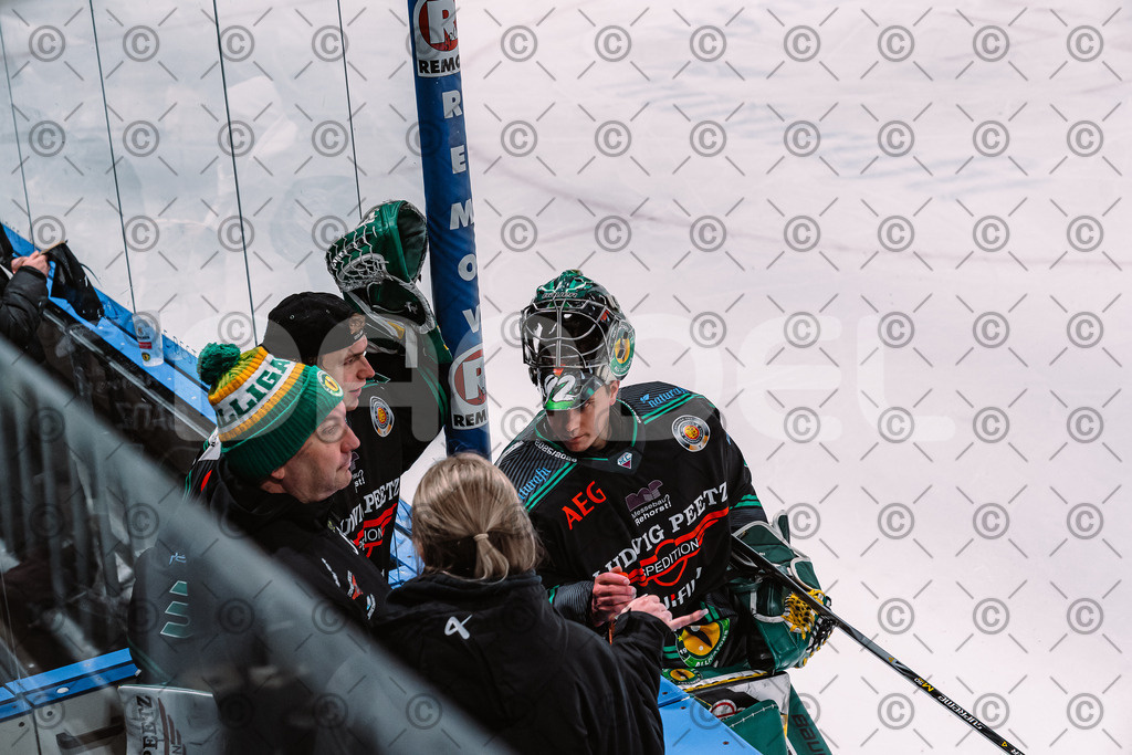 Alligators_vs_Deggendorf_30_11_2025-052 | Höchstadt Alligators Fotogalerie: Eishockey-Action aus Franken. Professionelle Spielfotos, Portraits & Stadionbilder zum Download. Jetzt entdecken! - Realized with Pictrs.com