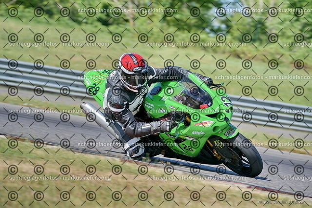 25bt04-0172 | markuskiefer.com - Realisiert mit Pictrs.com