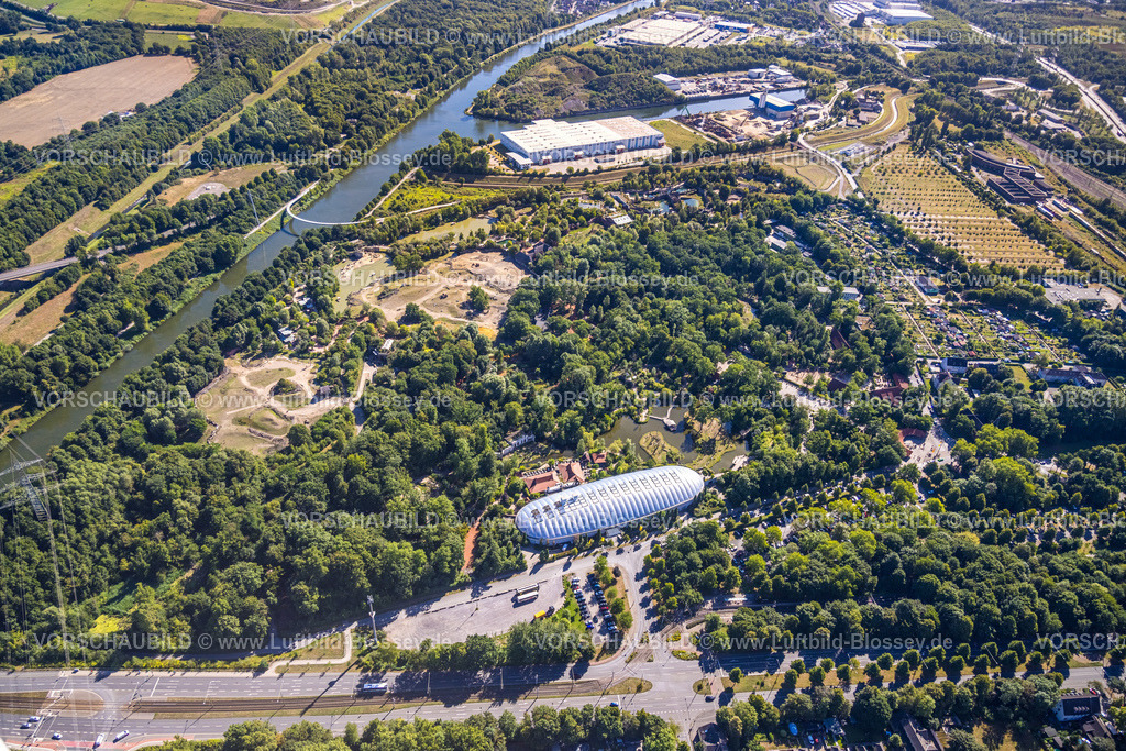 Gelsenkirchen220801514 | Luftbild, Neues Pumpwerk-Gebäude der Emschergenossenschaft nahe der Sutumer Brücken auf der Schleuseninsel zwischen Rhein-Herne-Kanal und Fluss Emscher, Schalke-Nord in Gelsenkirchen, Ruhrgebiet, Nordrhein-Westfalen, Deutschland
