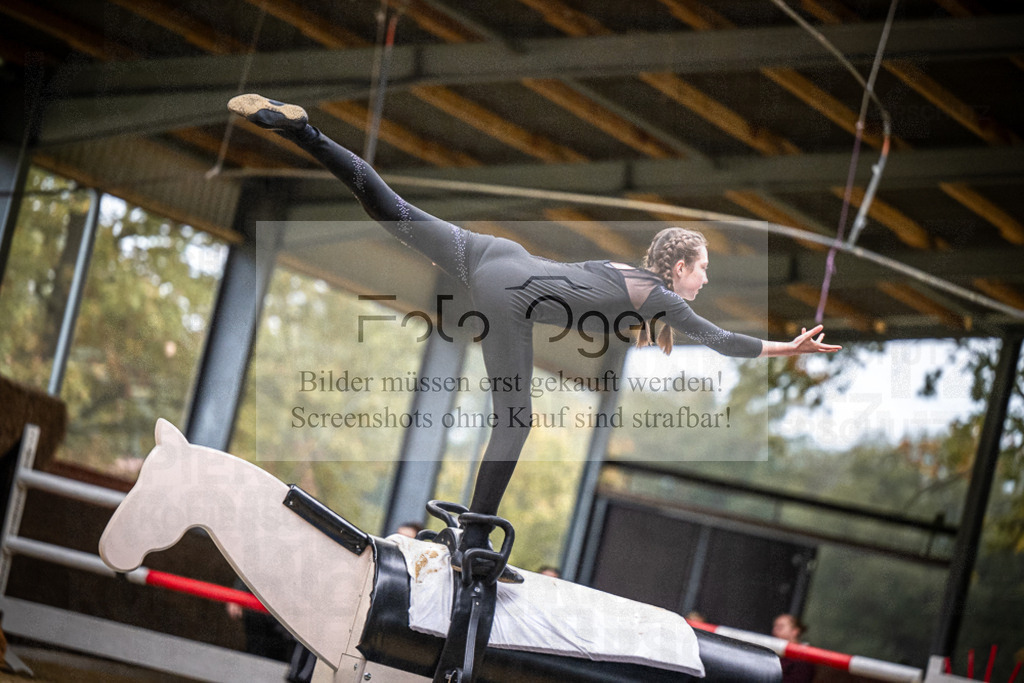DOS_0566 | Entdecke hochwertige Reitturnierfotos von Foto Oger. Professionell, emotional und authentisch – jetzt Lieblingsmomente im Shop bestellen.Deutschlandweite Turnierfotografie. - Realisiert mit Pictrs.com