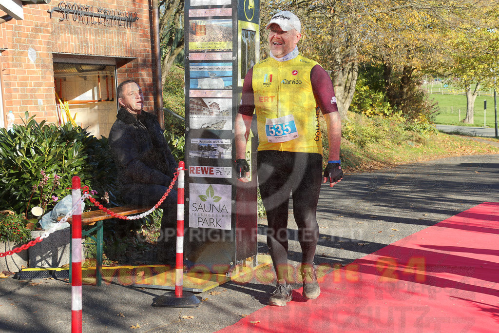 221113_1239_EX1_9117 | Sportfotografie im Rhein-Sieg Kreis, Köln, Bonn, NRW, Rheinland Pfalz, Hessen, etc. Unser Tätigkeitsfeld umfasst den Laufsport vom Volkslauf über den Marathon, Duathlon, Triathon bis zum Ultralauf wie Kölnpfad Ultra oder Schindertrail.