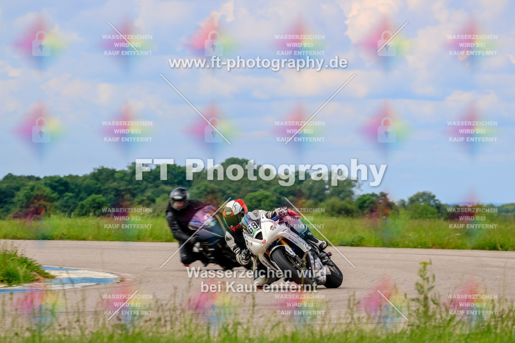 MotoTeam-1169 | Hier findet Ihr Bilder von Touristenfahrten auf der Nürburgring Nordschleife oder von anderen Veranstaltungen die ich besucht habe. Viel Spass beim Durch Schauen 