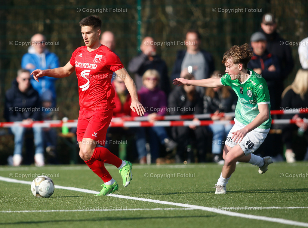 A_LUI_02032024_52 | SPORT,FUSSBALL LT1 OOE LIGA ASKOE OEDT-SV HAIDLMAIR GRUEN WEISS MICHELDORF 02.03.2024 IM BILD: ARNE AMMERER (OEDT) UND FELIX GERSTMAYER (MICHELDORF) FOTO:FOTOLUI
