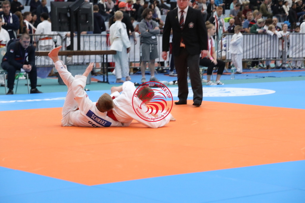 1J7A2560 | Fotos vom Adler Cup - Pictures from Adler Cup

Hier findet Ihr alle Eindrücke und großen Momente der Adler Cup Wochenenden. Here you will find all impressions and great moments of the Adler Cup weekends. - Realisiert mit Pictrs.com